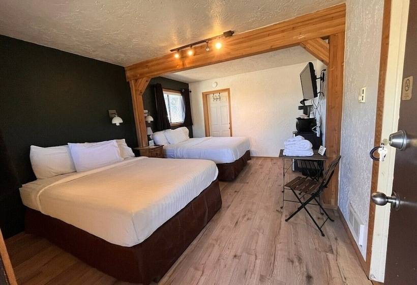 فندق The Spruce Lodge