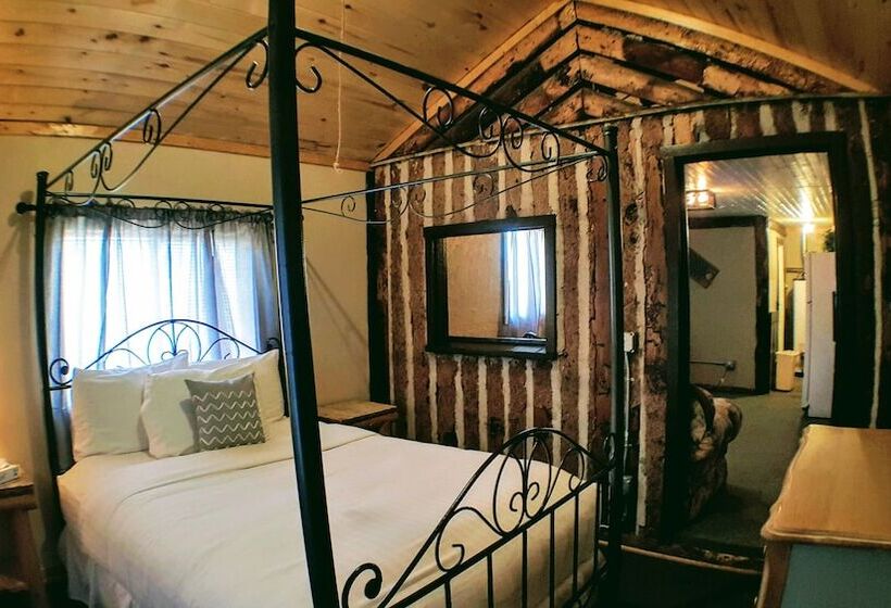 فندق The Spruce Lodge