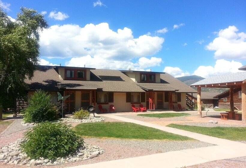 فندق The Spruce Lodge