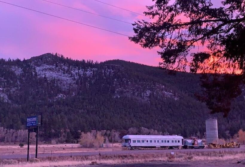 فندق The Spruce Lodge