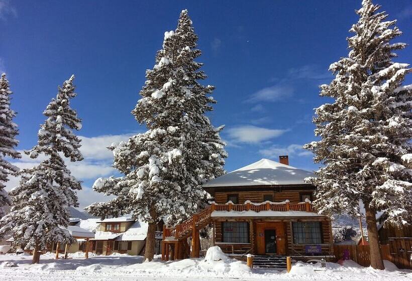 فندق The Spruce Lodge