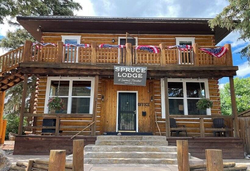 فندق The Spruce Lodge