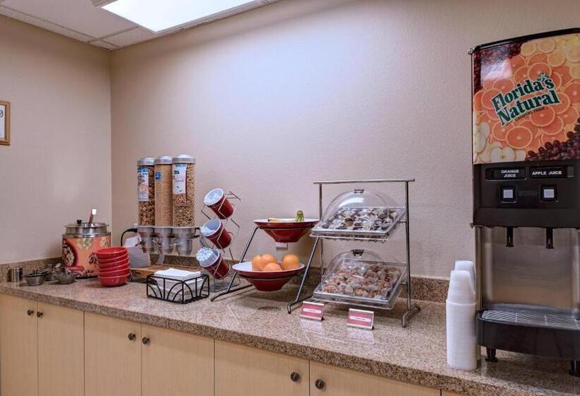 فندق Towneplace Suites Fayetteville Cross Creek