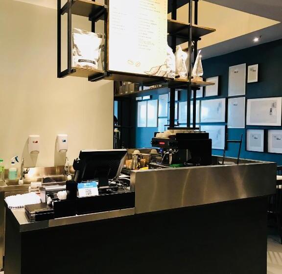 Tune Hotels   1 Borneo, Kota Kinabalu