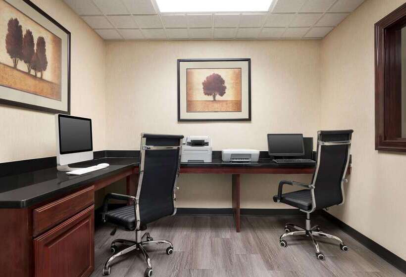 ホテル Wingate By Wyndham Southport