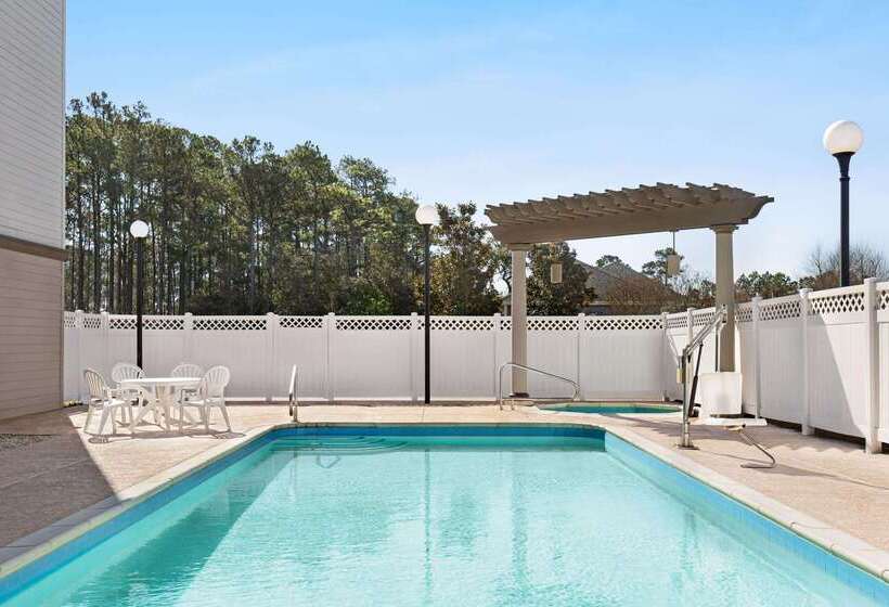 ホテル Wingate By Wyndham Southport