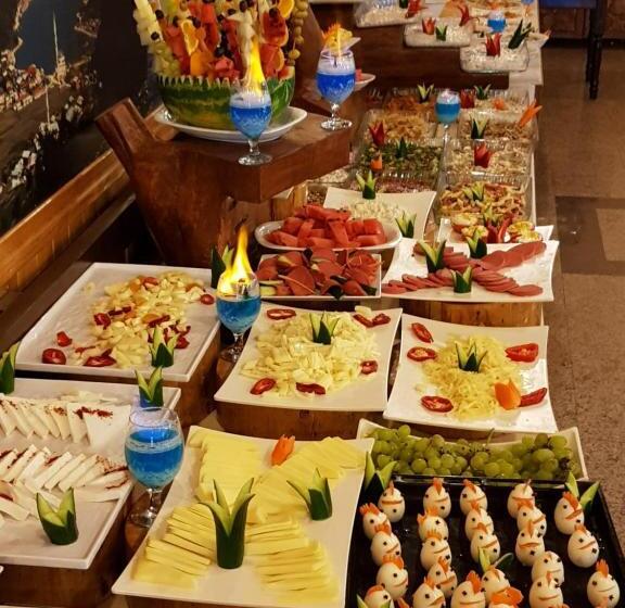 ホテル Inan Kardesler