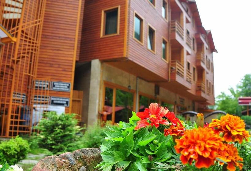 ホテル Inan Kardesler