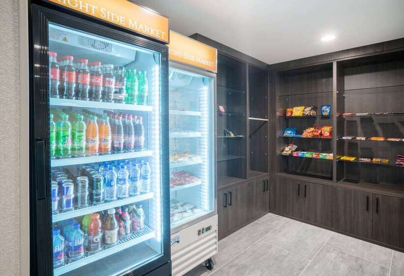 La Quinta By Wyndham Montgomery