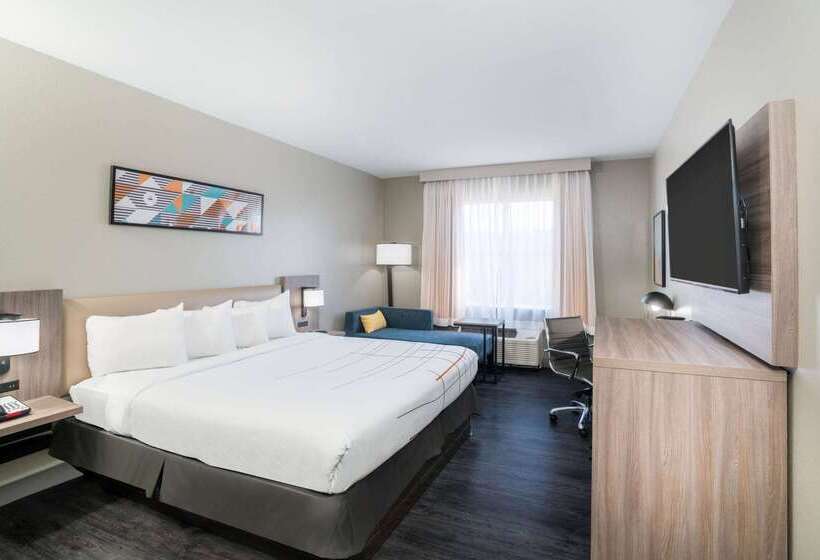 La Quinta By Wyndham Montgomery