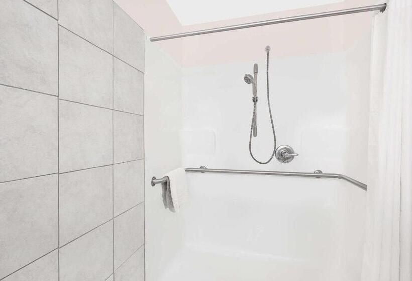 Microtel Inn & Suites By Wyndham Colfax