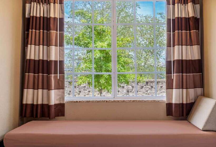 Microtel Inn & Suites By Wyndham Columbia