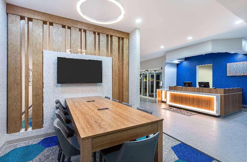 Microtel Inn And Suites By Wyndham