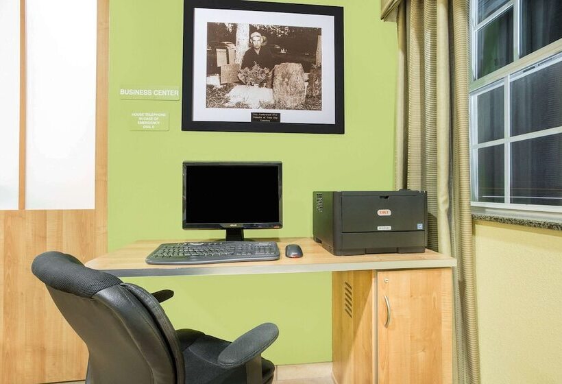 Microtel Inn & Suites By Wyndham Tuscumbia/muscle Shoals