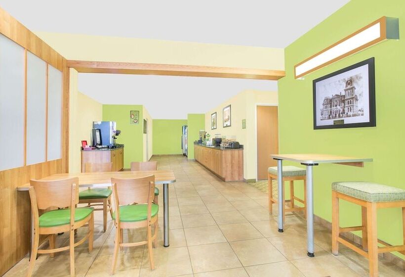 Microtel Inn & Suites By Wyndham Tuscumbia/muscle Shoals