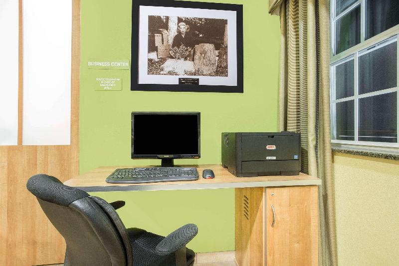 Microtel Inn & Suites By Wyndham Tuscumbia/muscle Shoals