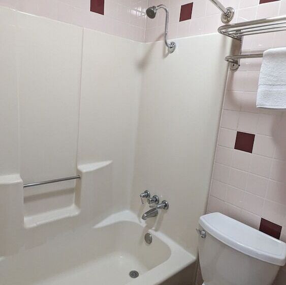 فندق على الطريق Hillcrest Inn & Suites Ozona