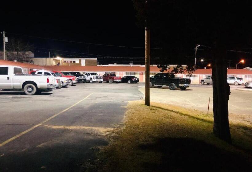 فندق على الطريق Ozark Inn & Suites