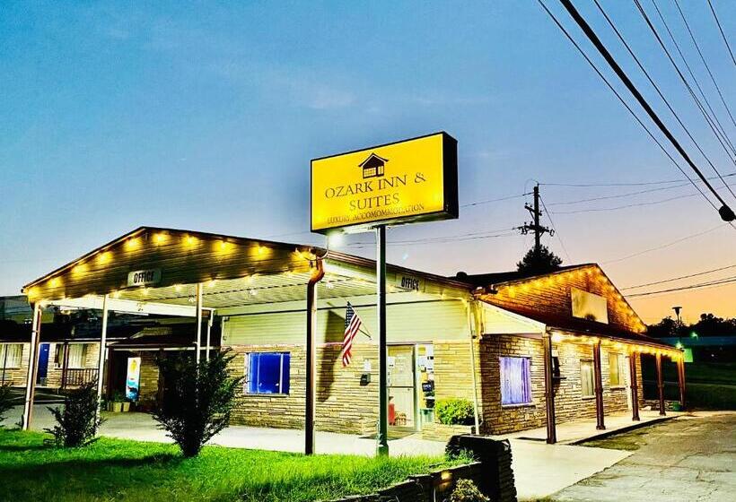 فندق على الطريق Ozark Inn & Suites