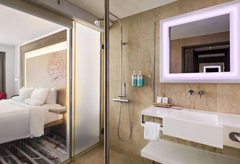 Novotel Jakarta Gajah Mada