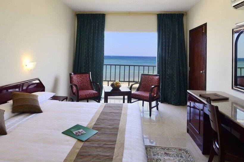 Resort Sur Beach Holiday