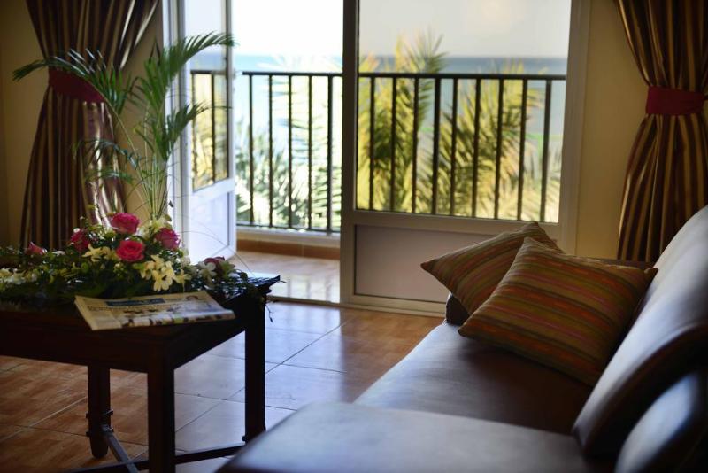 Resort Sur Beach Holiday