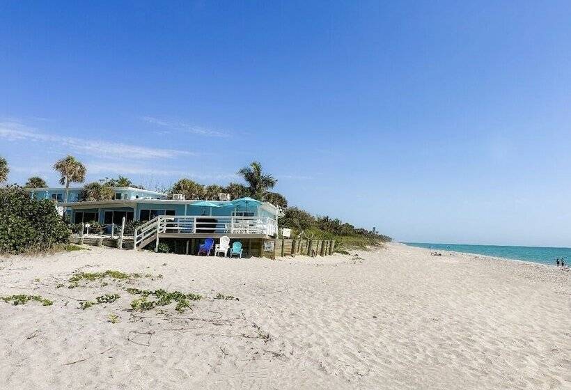 منتجع The Pearl Beach Inn