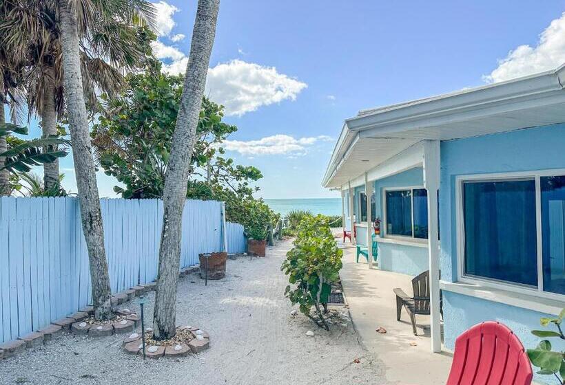 منتجع The Pearl Beach Inn