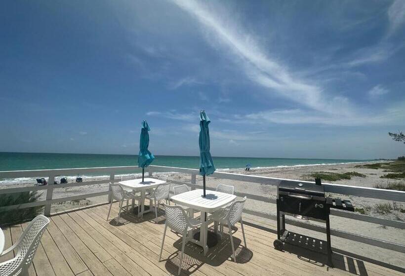 منتجع The Pearl Beach Inn