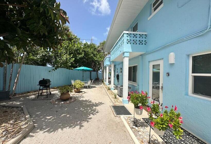 منتجع The Pearl Beach Inn