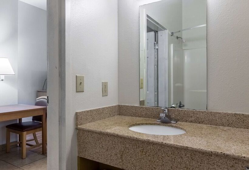 Studio 6lafayette, La  Broussard