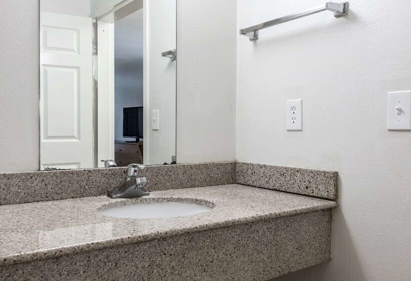 Studio 6lafayette, La  Broussard