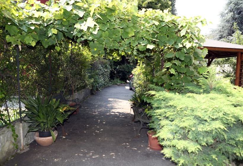 تختخواب و صبحانه Bicocca