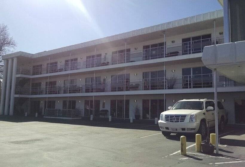 Lewis & Clark Motel   Bozeman