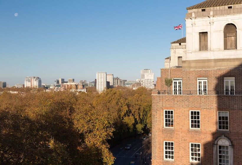 Grosvenor House Suites