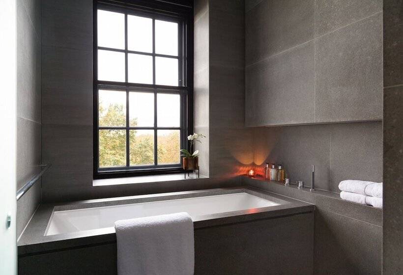 Grosvenor House Suites