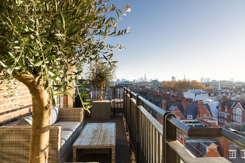 Grosvenor House Suites