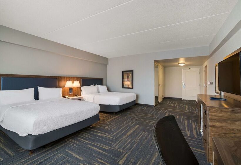 Hampton Inn & Suites Plattsburgh