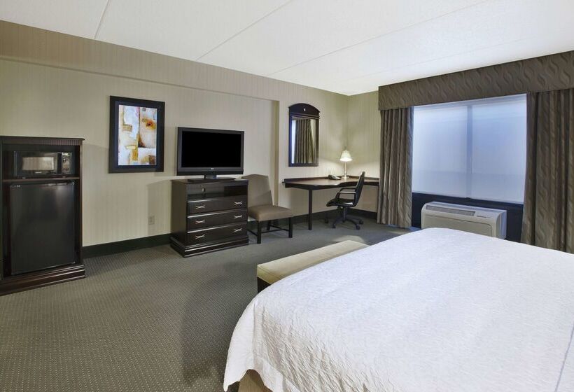 Hampton Inn & Suites Plattsburgh