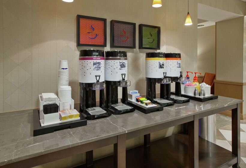 Hampton Inn & Suites Plattsburgh