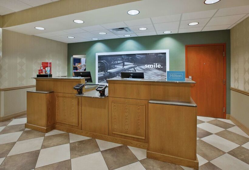 Hampton Inn & Suites Plattsburgh