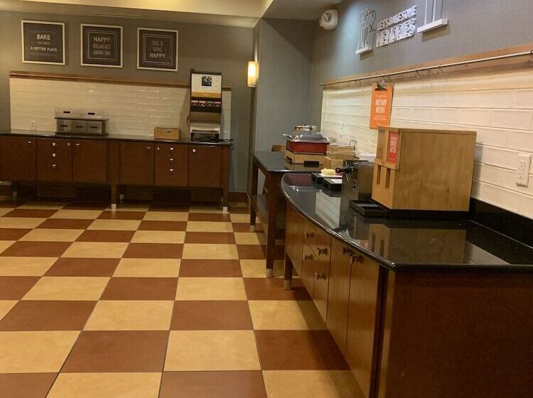 Hampton Inn Yorkville