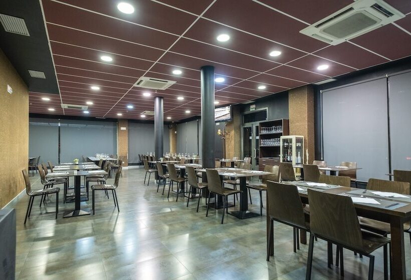 Отель Abades Via Norte