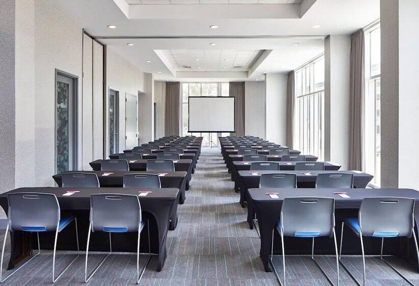 בית מלון כפרי Aloft Austin At The Domain