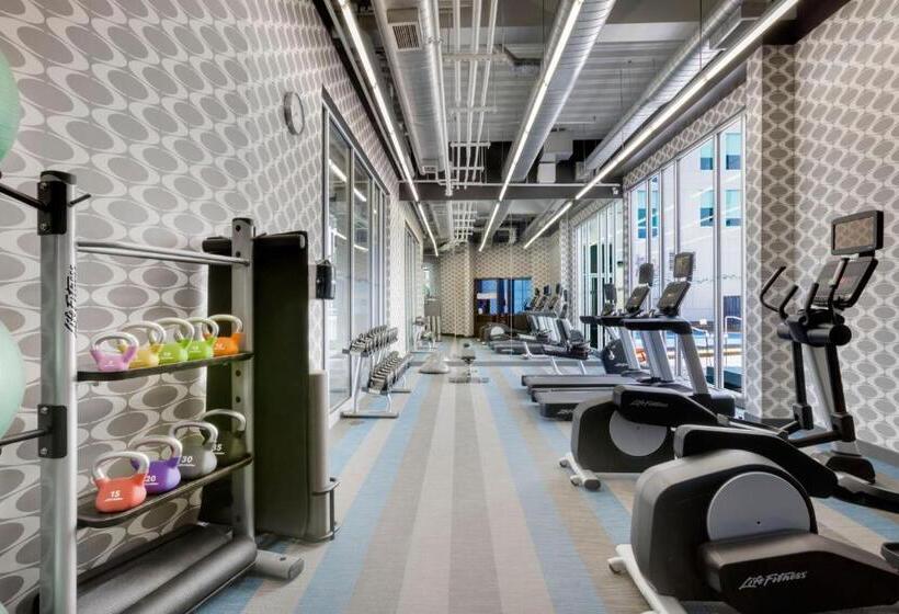 Aloft Hotel Milwaukee Downtown