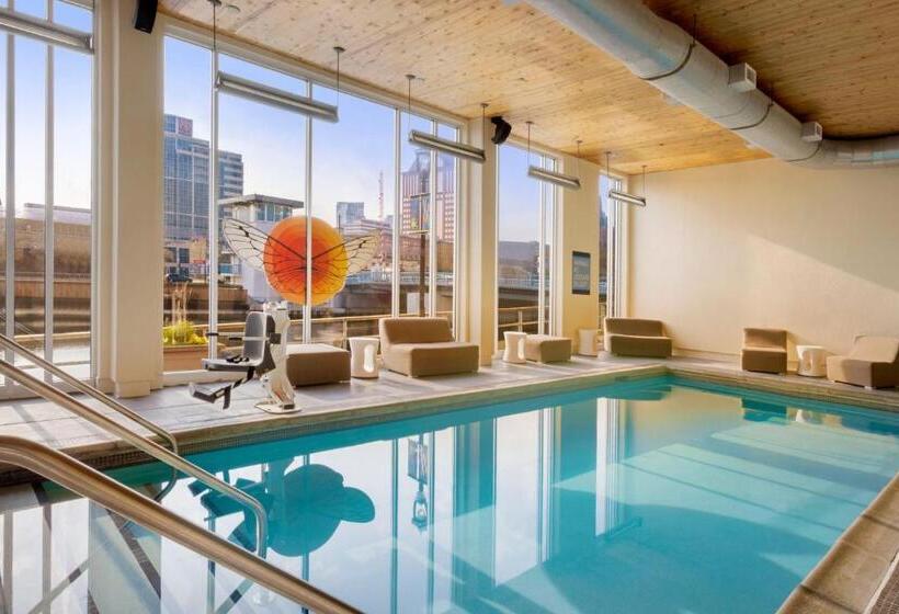 Aloft Hotel Milwaukee Downtown