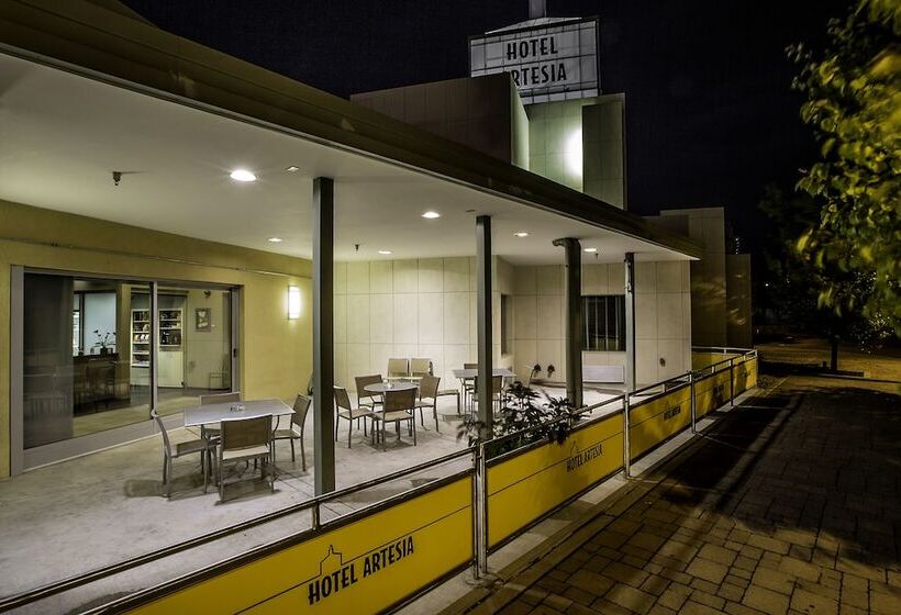 호텔 Spark By Hilton Artesia