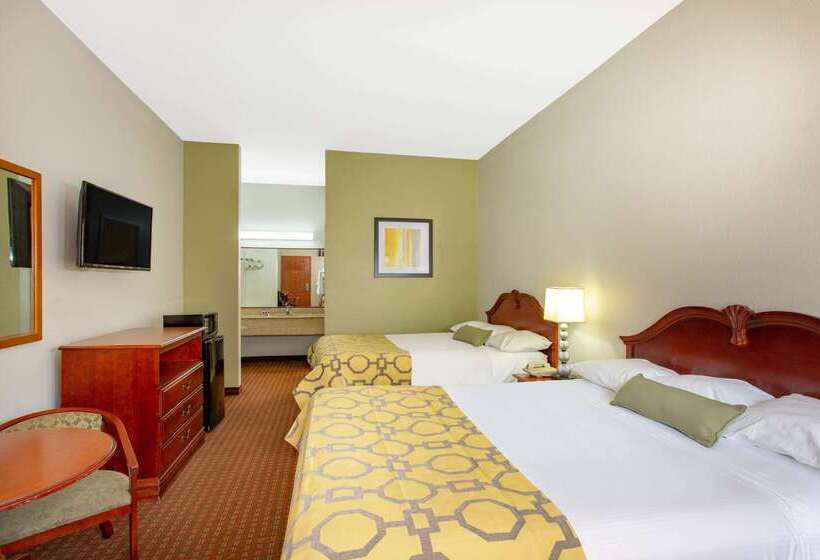 בית מלון כפרי Baymont By Wyndham Midway Tallahassee