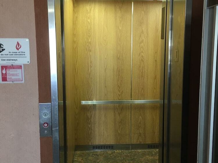 בית מלון כפרי Baymont By Wyndham Midway Tallahassee