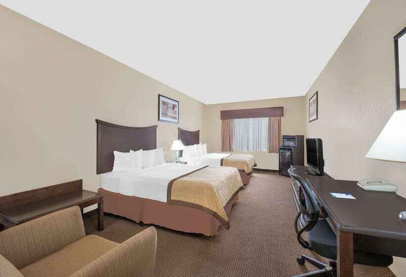 בית מלון כפרי Baymont By Wyndham Snyder